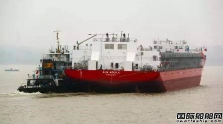 武船集团船舶公司两艘13000吨甲板运输船完成大节点