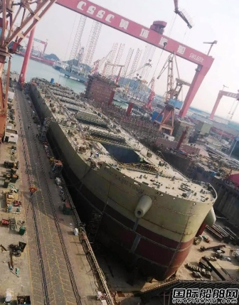 黄埔文冲12万吨散货船首船主船体顺利成型