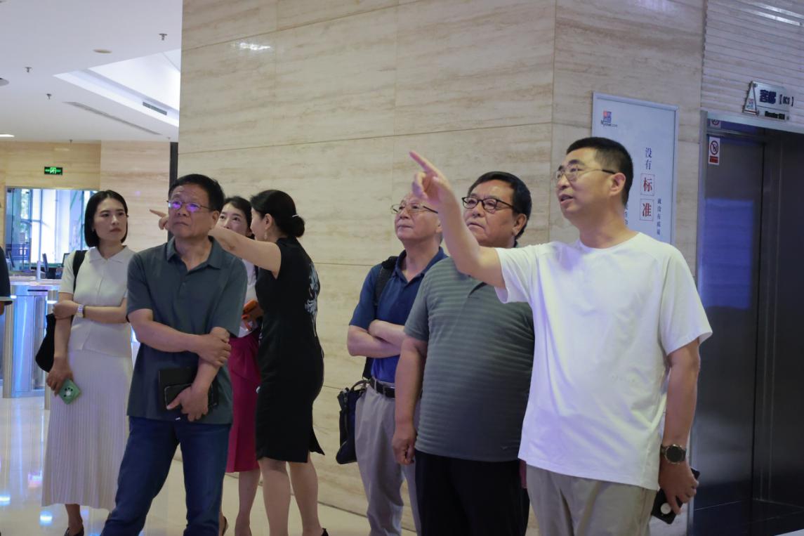 中国饲料工业协会会长王宗礼一行莅临上海钢联